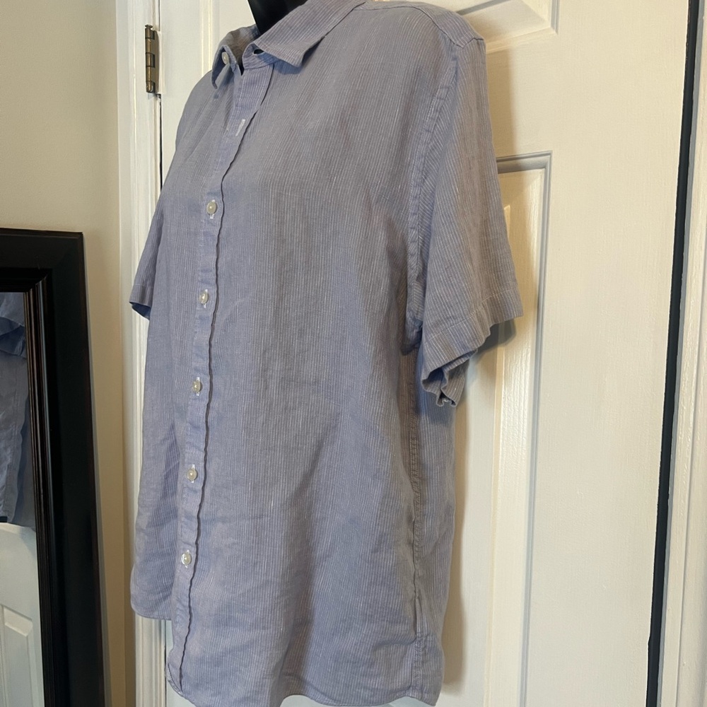 UNTUCKit Light Blue Casual Linen Button Down Shirt
